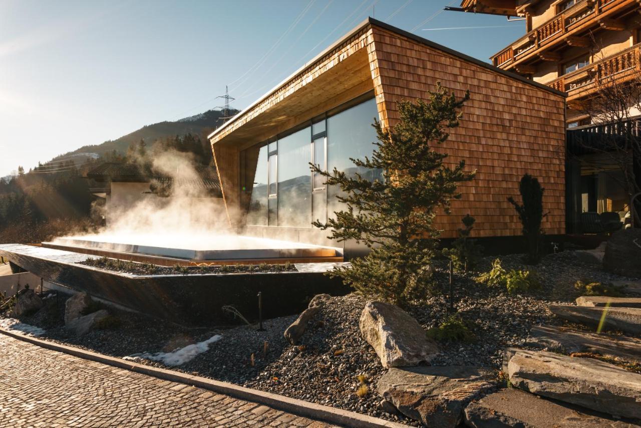 Aster Boutique Hotel & Chalets Fuegenberg Luaran gambar