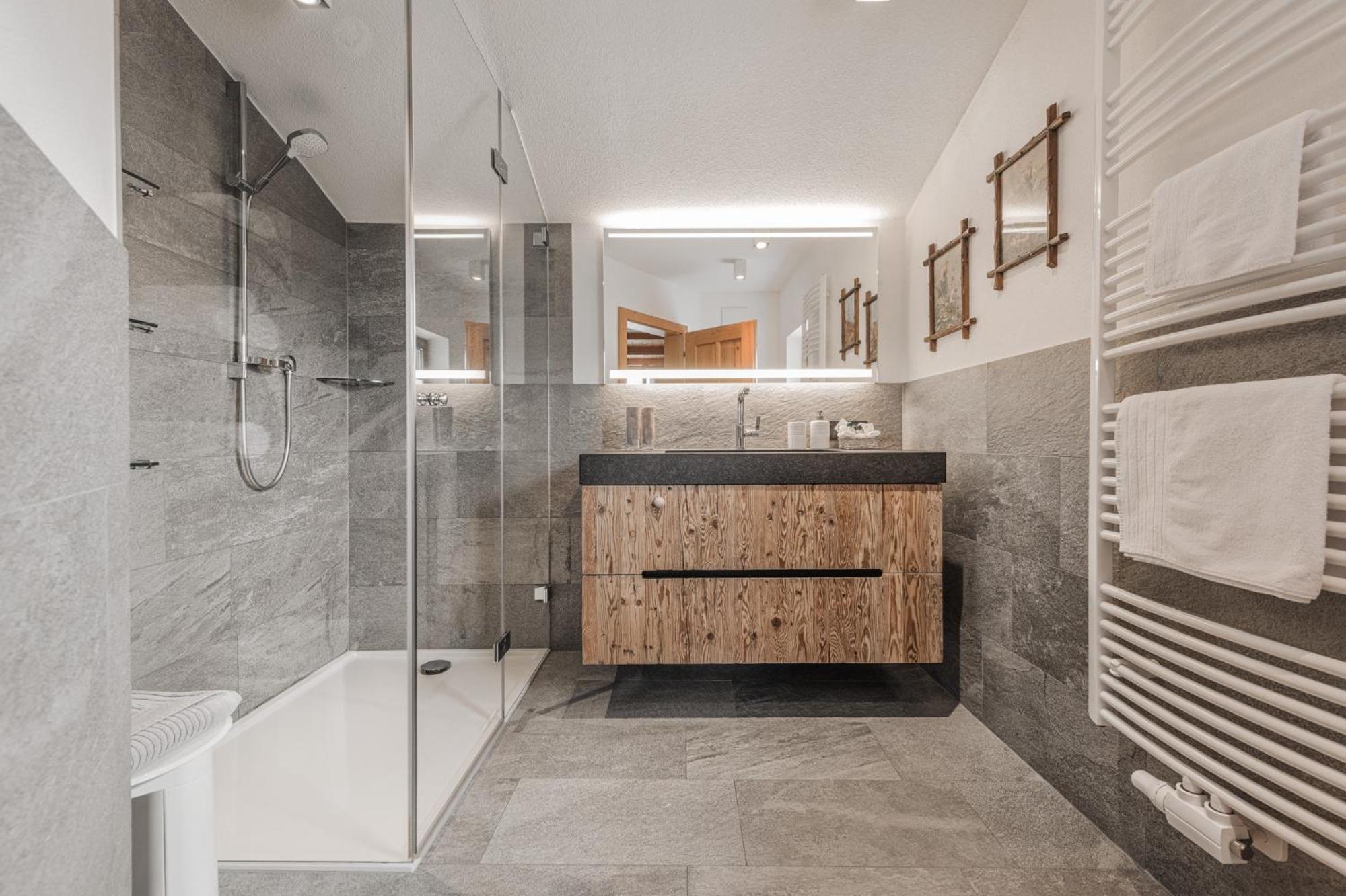 Aster Boutique Hotel & Chalets Fuegenberg Luaran gambar